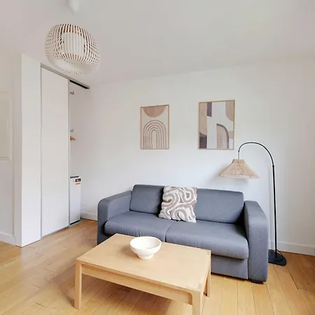 Daire As-9-Voltaire-2-Rdc - 1Br-4P- Suresnes *