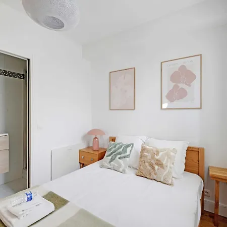 Daire As-9-Voltaire-2-Rdc - 1Br-4P- Suresnes *